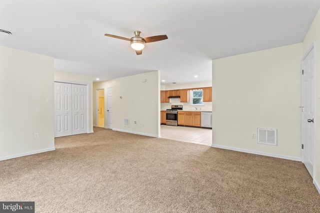 1213 S POINTE DR, Hagerstown, MD 21740