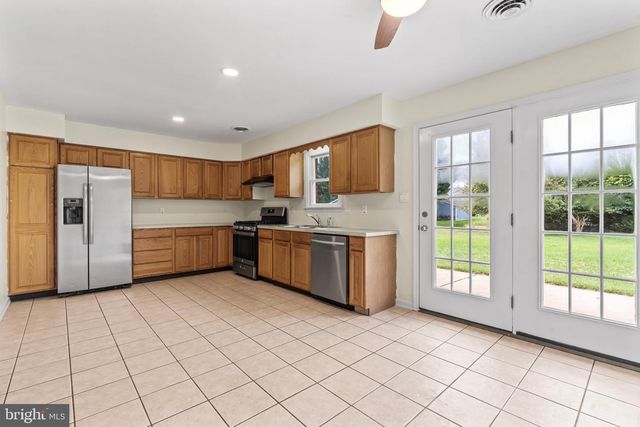 1213 S POINTE DR, Hagerstown, MD 21740
