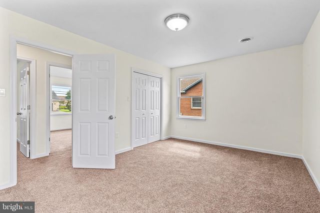 1213 S POINTE DR, Hagerstown, MD 21740