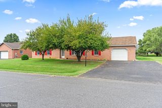 1213 S POINTE DR, Hagerstown, MD 21740