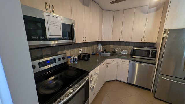 1201 PLEASANT RUN Drive 312, Wheeling, IL 60090