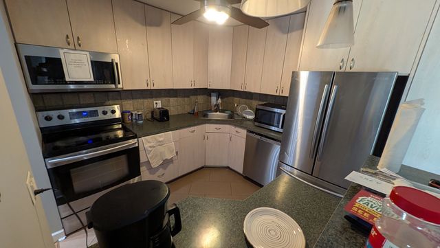 1201 PLEASANT RUN Drive 312, Wheeling, IL 60090