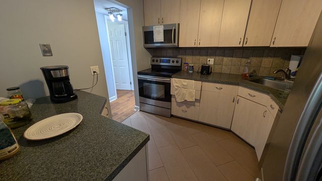 1201 PLEASANT RUN Drive 312, Wheeling, IL 60090