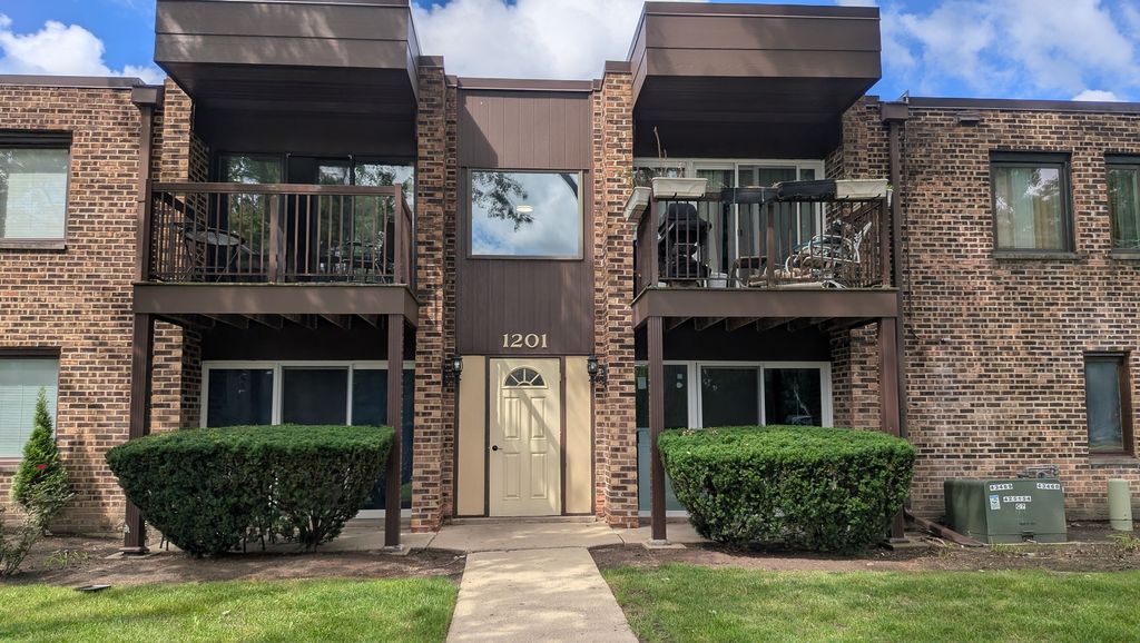1201 PLEASANT RUN Drive 312, Wheeling, IL 60090