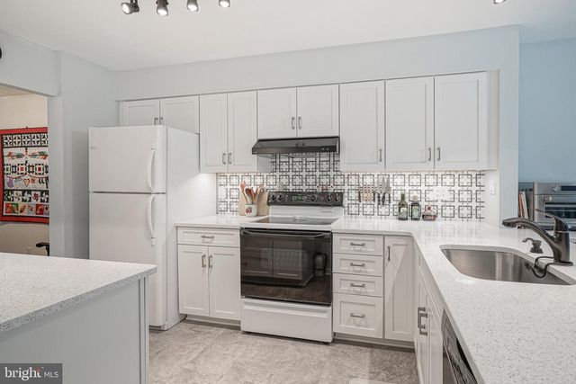 13 BUCKTHORN CT, Woodbury, NJ 08096