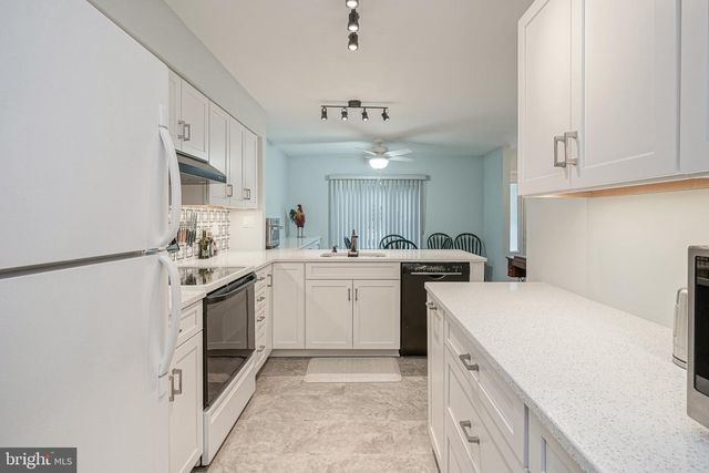13 BUCKTHORN CT, Woodbury, NJ 08096