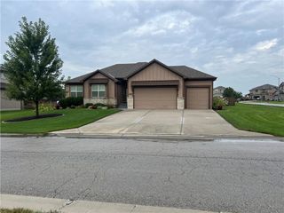 1586 Woodland Road, Greenwood, MO 64034