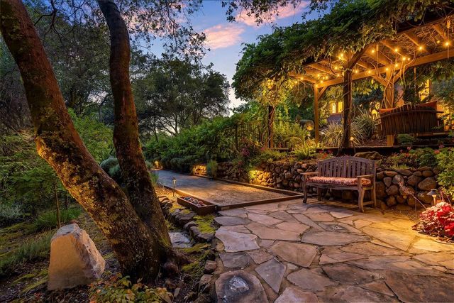 2620 Vineyard Dr, Auburn, CA 95603