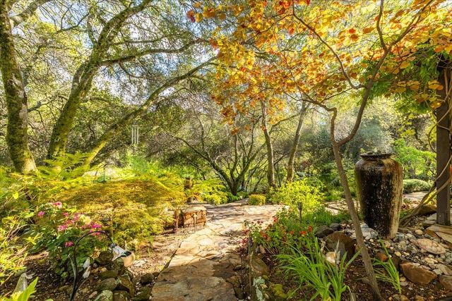 2620 Vineyard Dr, Auburn, CA 95603