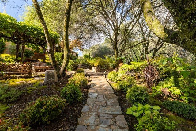 2620 Vineyard Dr, Auburn, CA 95603