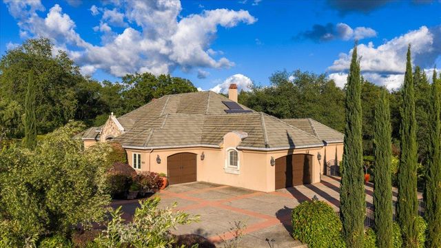 2620 Vineyard Dr, Auburn, CA 95603