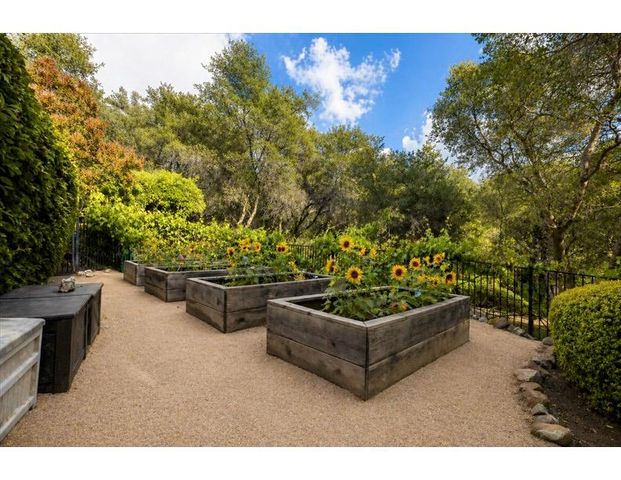 2620 Vineyard Dr, Auburn, CA 95603