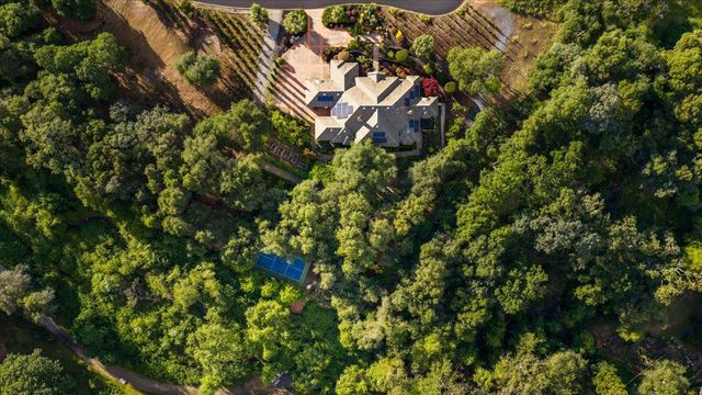 2620 Vineyard Dr, Auburn, CA 95603