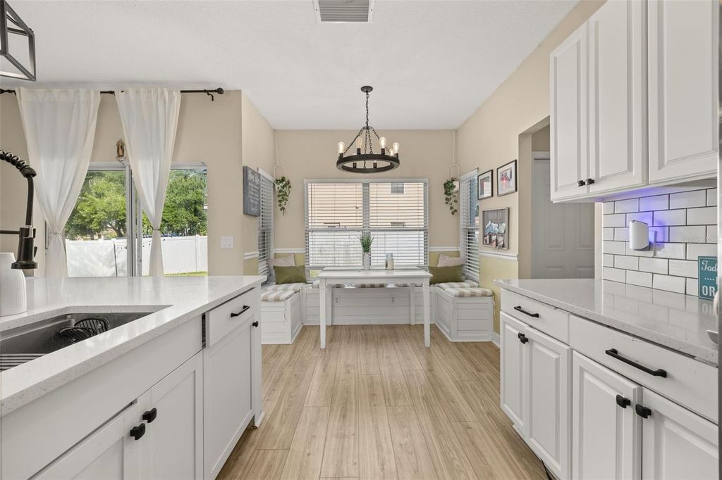 Image 18 of property listing at 1404 SWAINSON COURT, Orlando, FL 32837