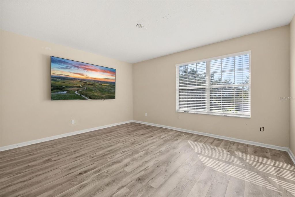 Image 25 of property listing at 1404 SWAINSON COURT, Orlando, FL 32837