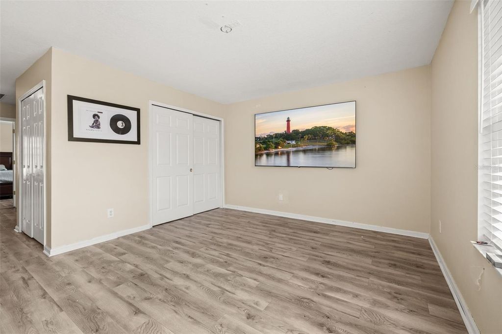 Image 26 of property listing at 1404 SWAINSON COURT, Orlando, FL 32837