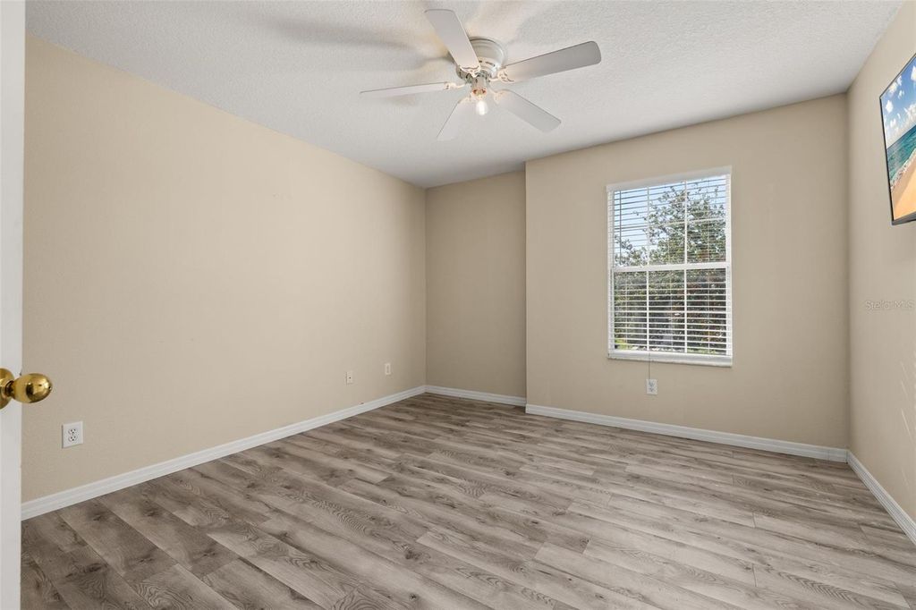 Image 27 of property listing at 1404 SWAINSON COURT, Orlando, FL 32837