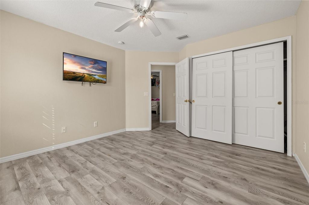 Image 28 of property listing at 1404 SWAINSON COURT, Orlando, FL 32837