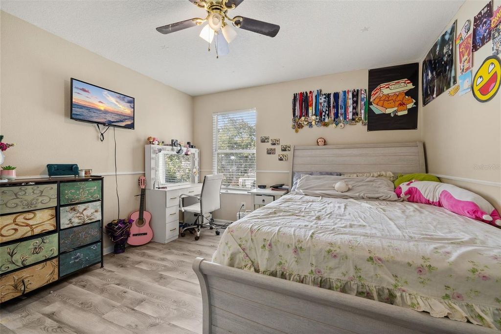 Image 32 of property listing at 1404 SWAINSON COURT, Orlando, FL 32837