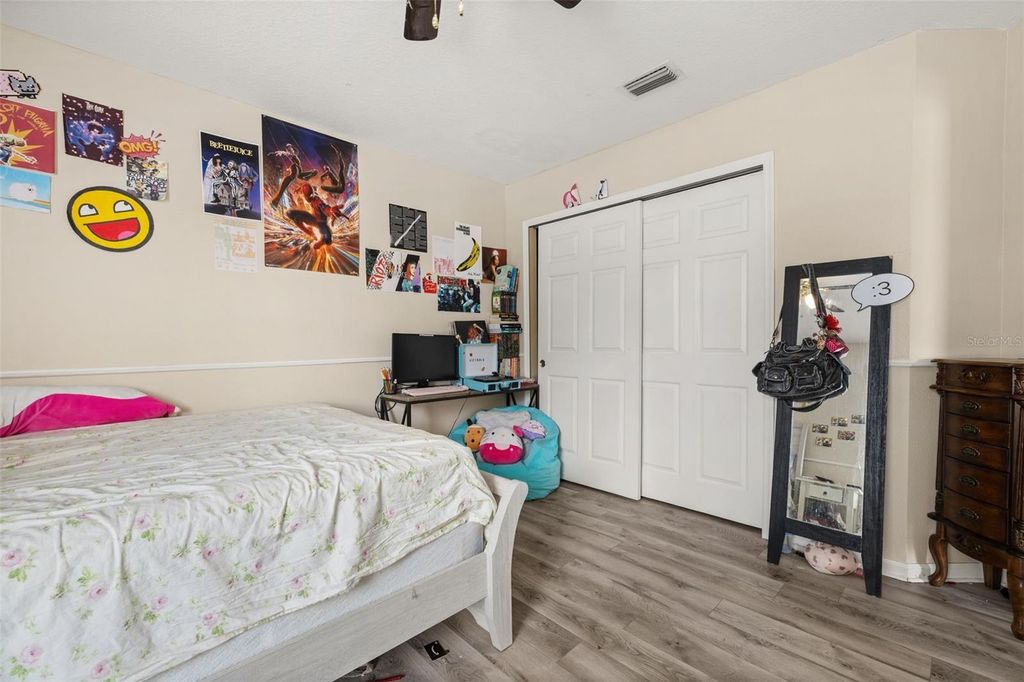 Image 33 of property listing at 1404 SWAINSON COURT, Orlando, FL 32837