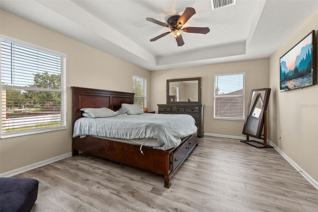 Image 37 of property listing at 1404 SWAINSON COURT, Orlando, FL 32837