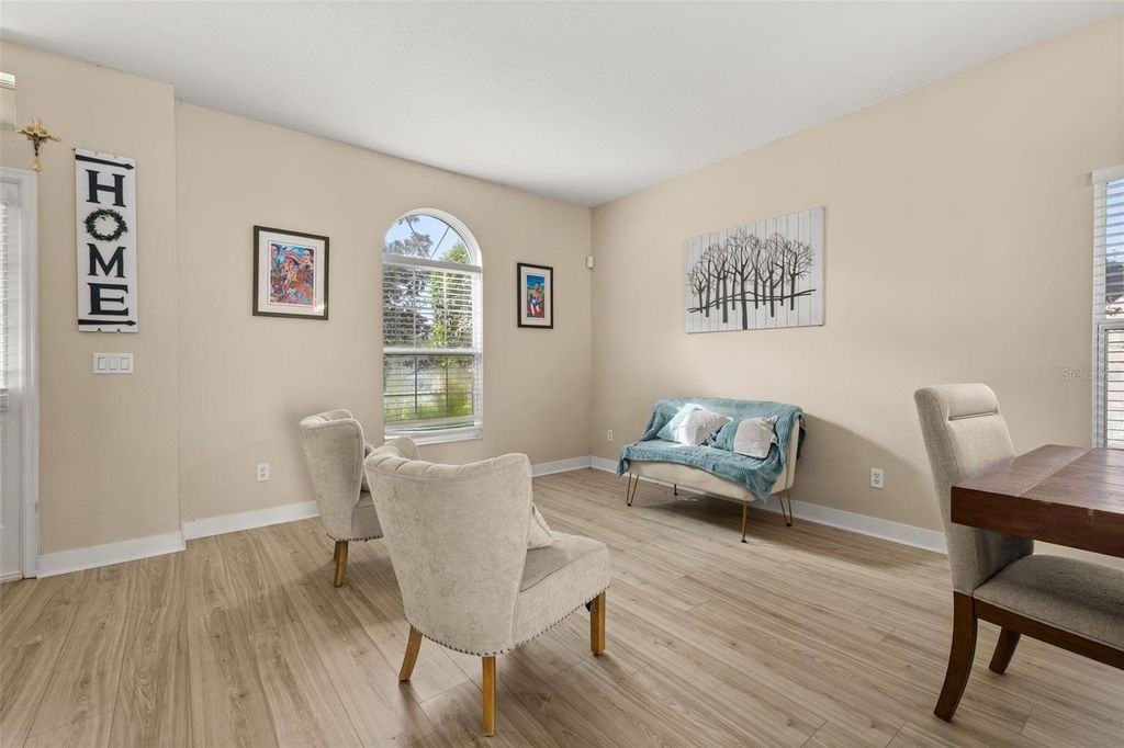 Image 5 of property listing at 1404 SWAINSON COURT, Orlando, FL 32837