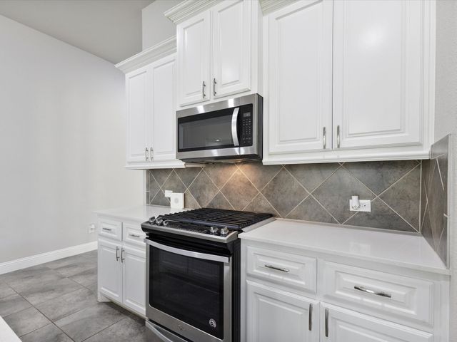1022 Olivia Drive, Lewisville, TX 75067