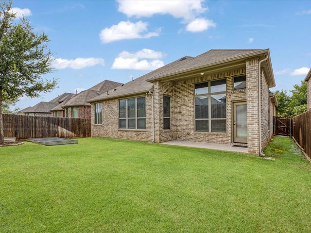 1022 Olivia Drive, Lewisville, TX 75067