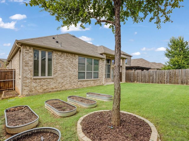 1022 Olivia Drive, Lewisville, TX 75067