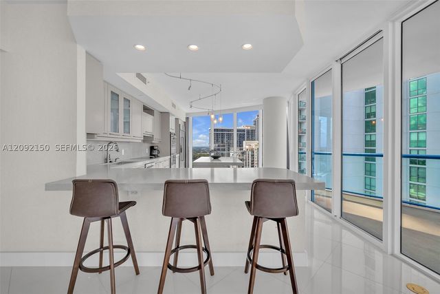 333 Las Olas Way 2807, Fort Lauderdale, FL 33301