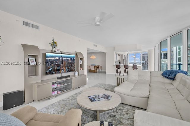 333 Las Olas Way 2807, Fort Lauderdale, FL 33301
