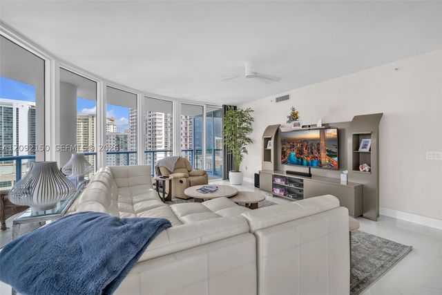 333 Las Olas Way 2807, Fort Lauderdale, FL 33301