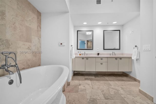 333 Las Olas Way 2807, Fort Lauderdale, FL 33301