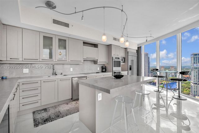 333 Las Olas Way 2807, Fort Lauderdale, FL 33301