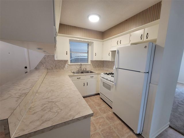 5806 Nassau DR B, Austin, TX 78723