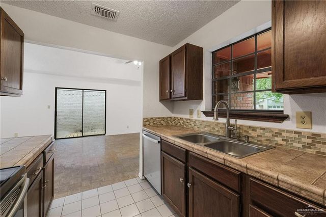 1913 Mourning Dove Circle, Harlingen, TX 78550