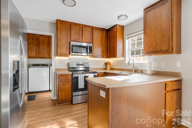 49 Farington Circle, Fletcher, NC 28732