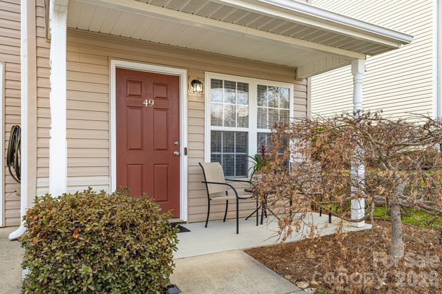 49 Farington Circle, Fletcher, NC 28732