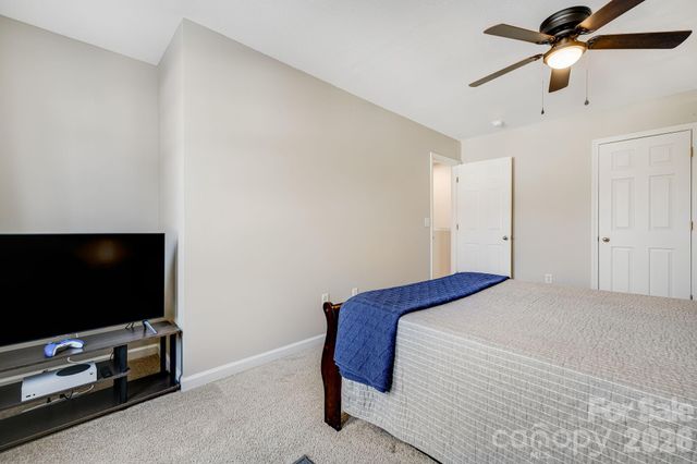 49 Farington Circle, Fletcher, NC 28732