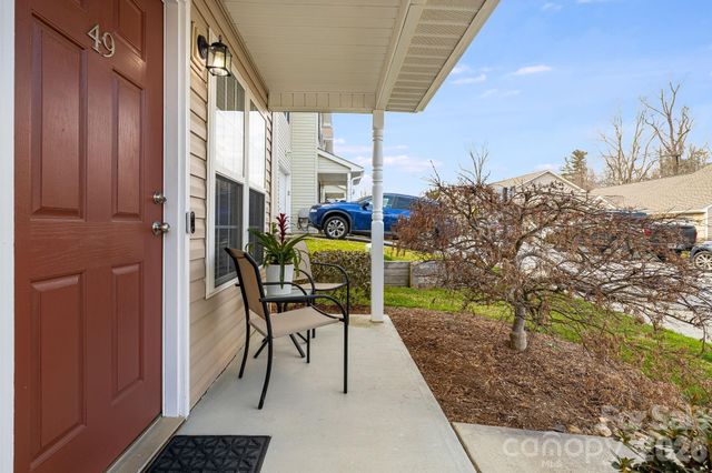 49 Farington Circle, Fletcher, NC 28732