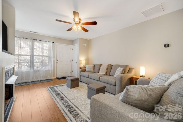 49 Farington Circle, Fletcher, NC 28732