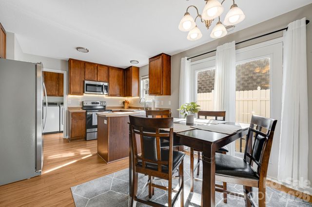 49 Farington Circle, Fletcher, NC 28732