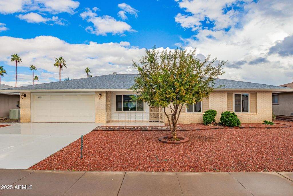 10528 W OAK RIDGE Drive, Sun City, AZ 85351