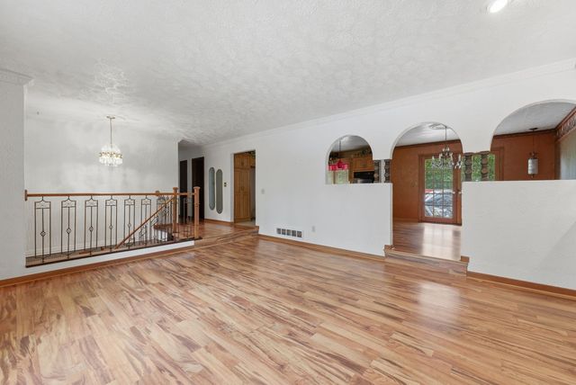 3001 2nd Street, Moline, IL 61265