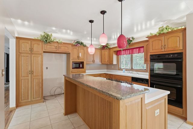 3001 2nd Street, Moline, IL 61265