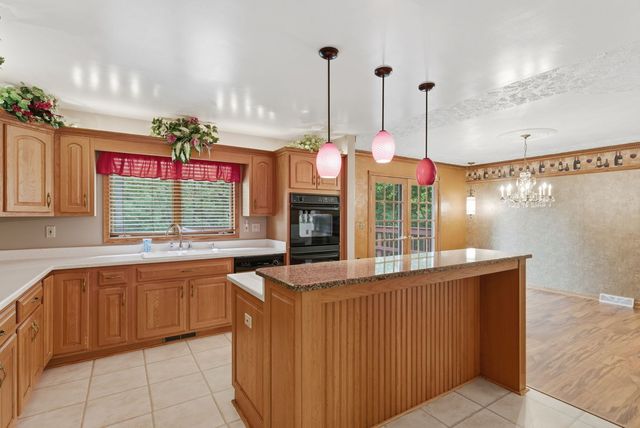 3001 2nd Street, Moline, IL 61265