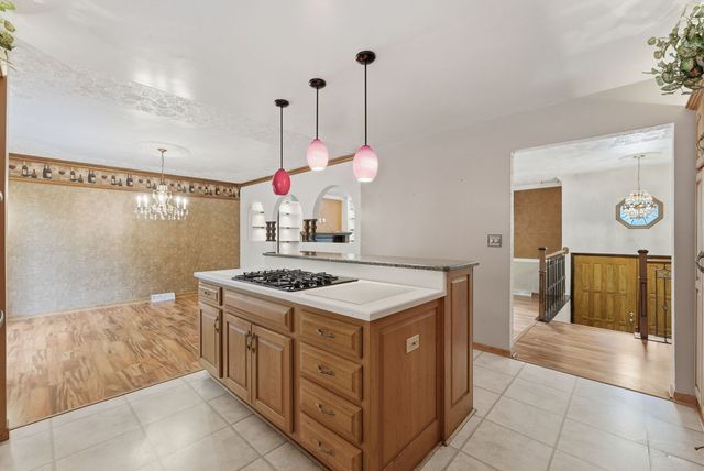 3001 2nd Street, Moline, IL 61265