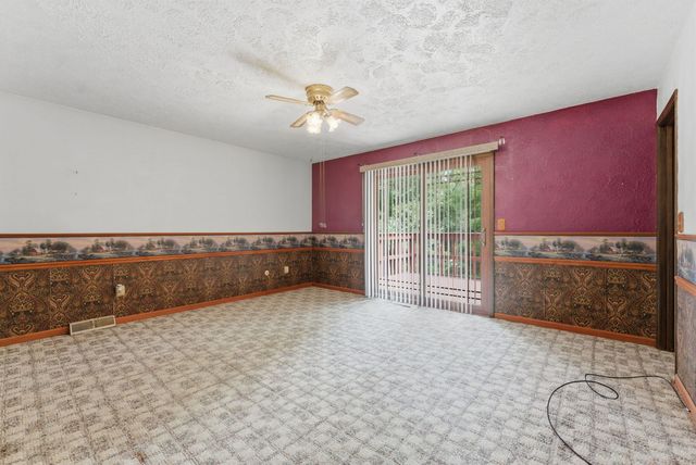 3001 2nd Street, Moline, IL 61265