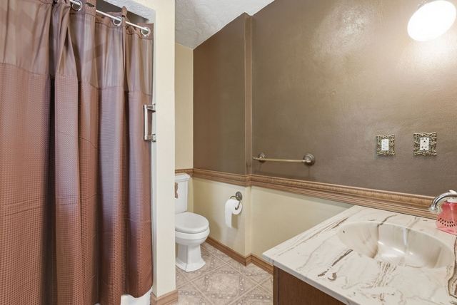 3001 2nd Street, Moline, IL 61265