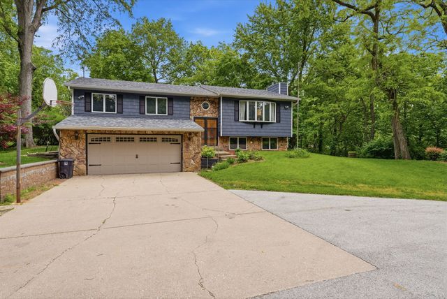 3001 2nd Street, Moline, IL 61265